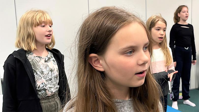 Kuva Lauriina-kuoron harjoituksista kulttuurikeskus Orvokista.